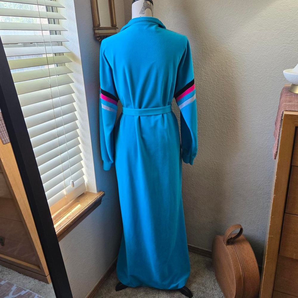 Vanity Fair Dacron Poly Robe - Picture 2 of 7